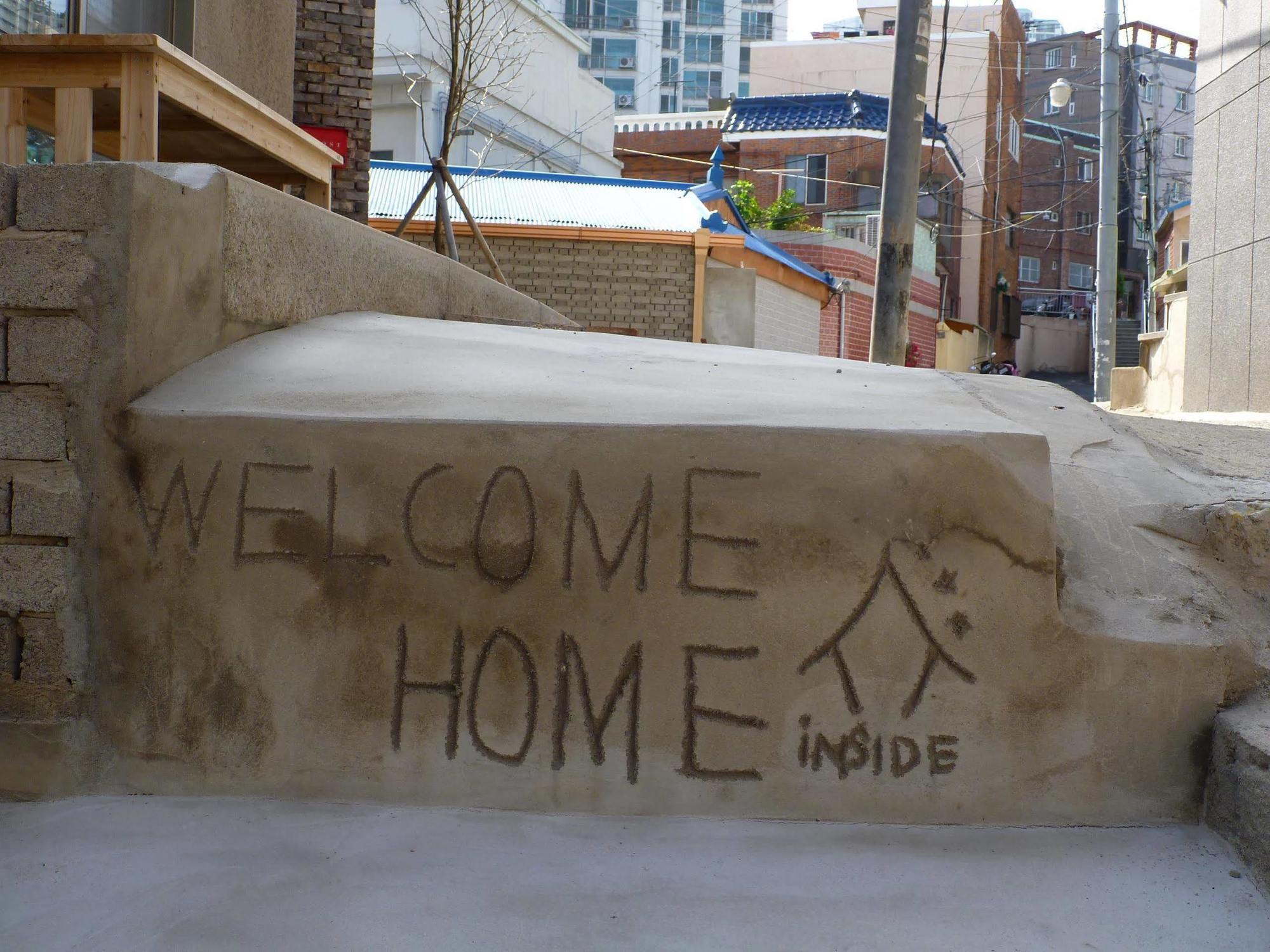 Inside Busan Hostel Exterior foto