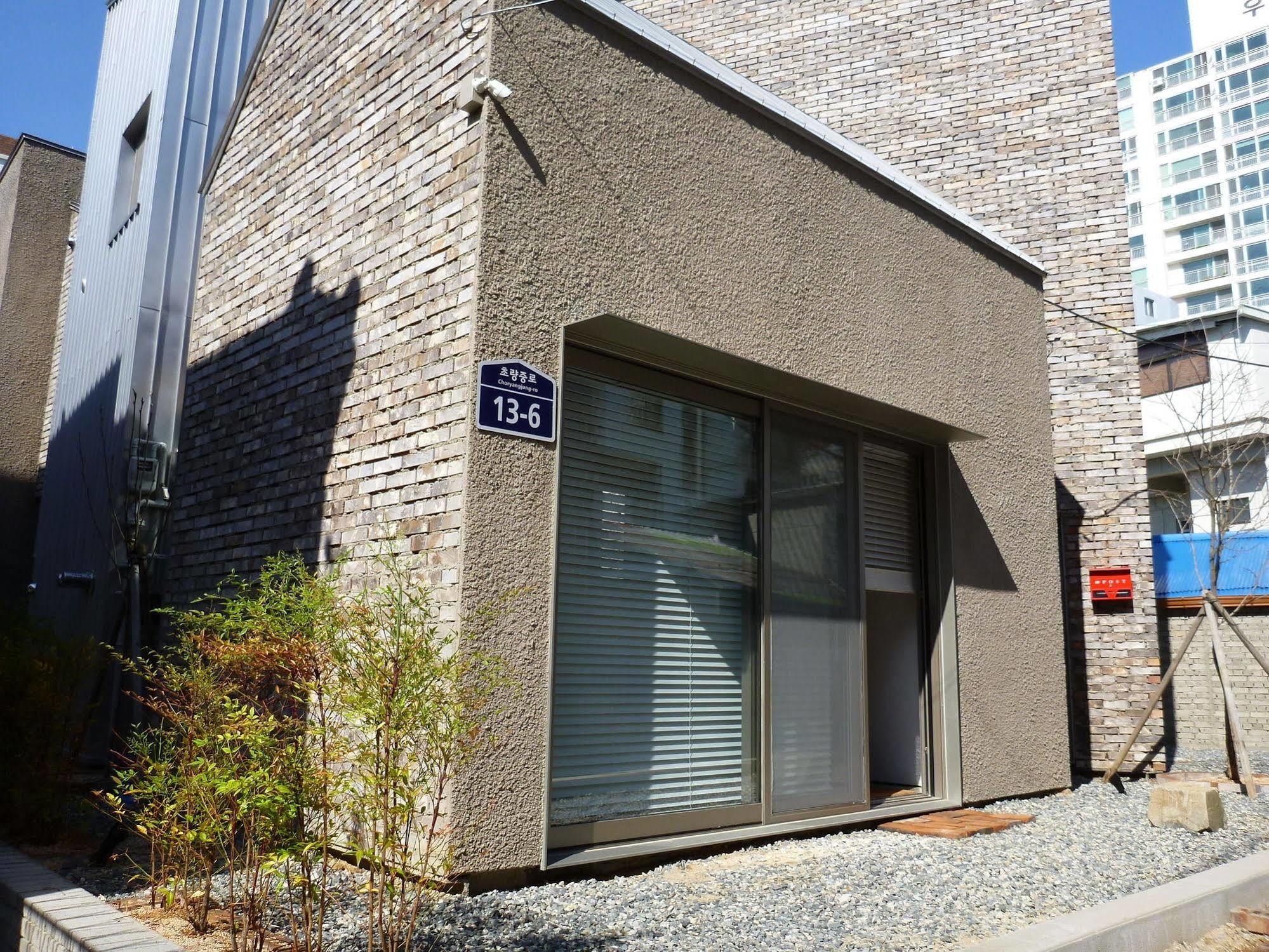 Inside Busan Hostel Exterior foto
